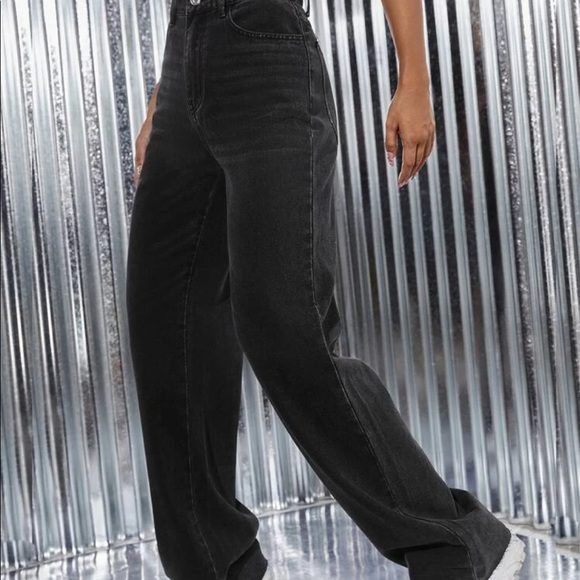 Black Zipper Fly Straight Leg Jeans - Picture 3 of 5